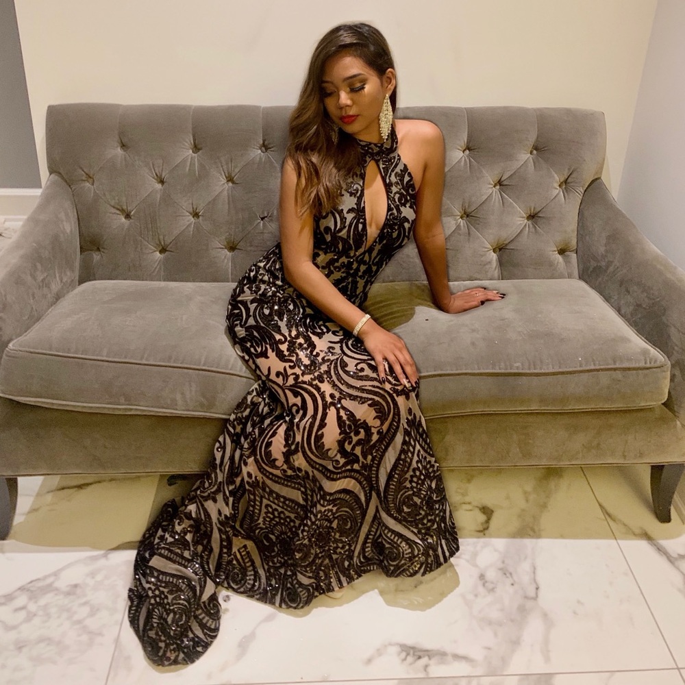 LACE MERMAID DRESS